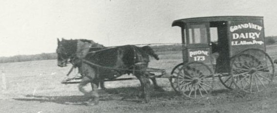 1905 Dairy Wagon on Duff Avenue